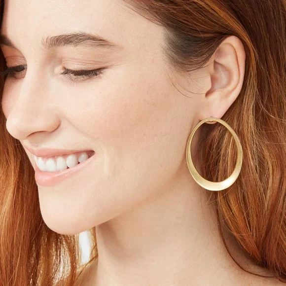Stella & Dot | Modern Forward Facing Gold Georgia Hoops - Picture 8 of 10